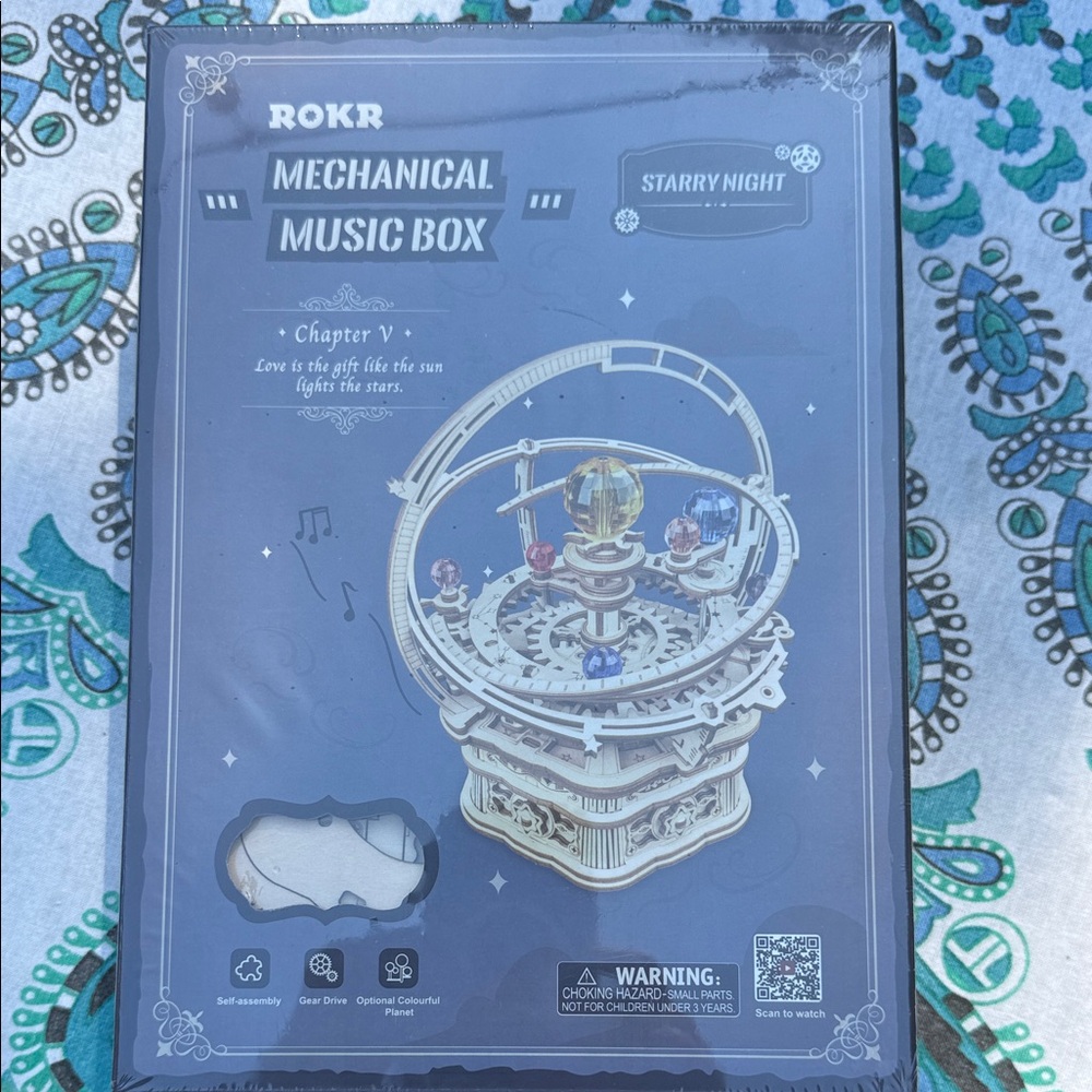 Mechanical Music Box - Starry Night in White